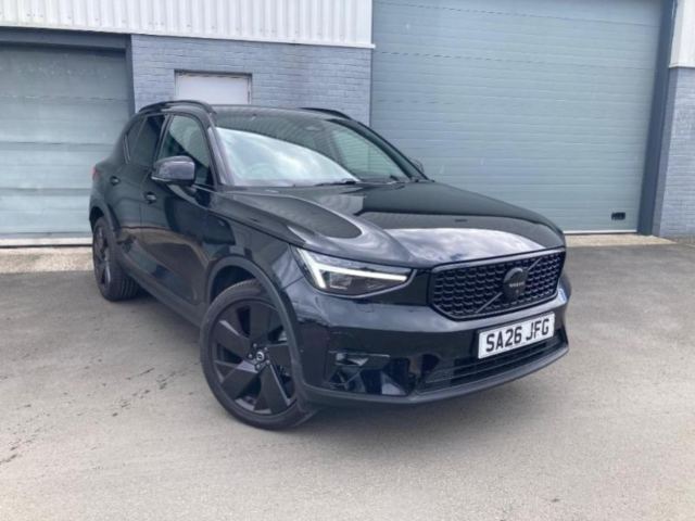 2026 (26) Volvo XC40 Black Edition Plus B4 (197 hp)