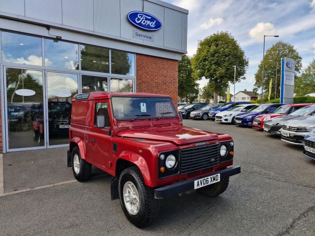 2006 (06) Land Rover Defender 90 2.5 TD5 County Hard Top SUV 3dr Diesel Manual SWB (282 g/km, 120 bhp)