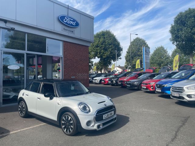 2019 (19) MINI Hatch 5-Door Hatch Cooper S Exclusive